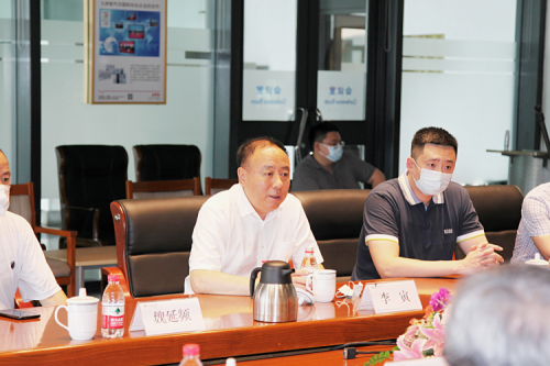 市政协就打造“先进制造之都”至尊龙凯时一人生就是博官网集团举行专题调研