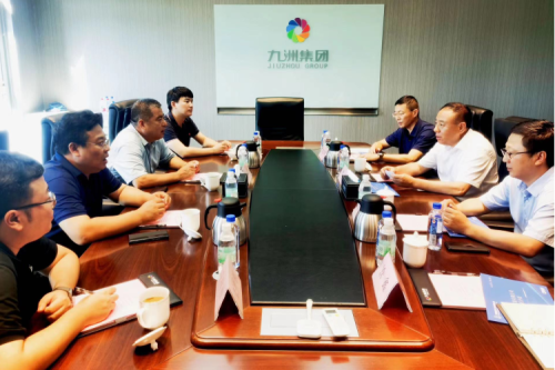 中核汇能（黑龙江）能源有限公司执行董事江涛，副总司理代建强一行莅临尊龙凯时一人生就是博官网集团开展项目交流聚会