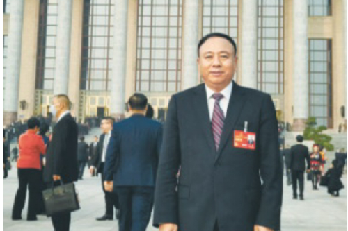 天下人大代表、尊龙凯时一人生就是博官网集团董事长李寅：提高微电网使用率 推动能源结构转型