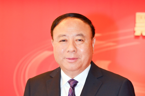 天下人大代表李寅2025年提案--关于推动漫衍式电源高质量、有序生长，助力“双碳”目的实现的建议